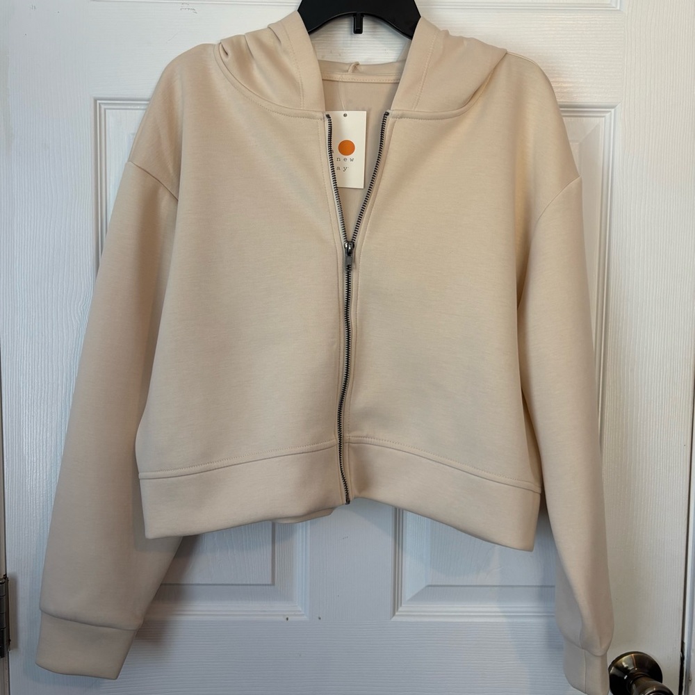 A New Day Cream Cropped Hoodie Women’s Size Large Super Soft Full Zip Jacket